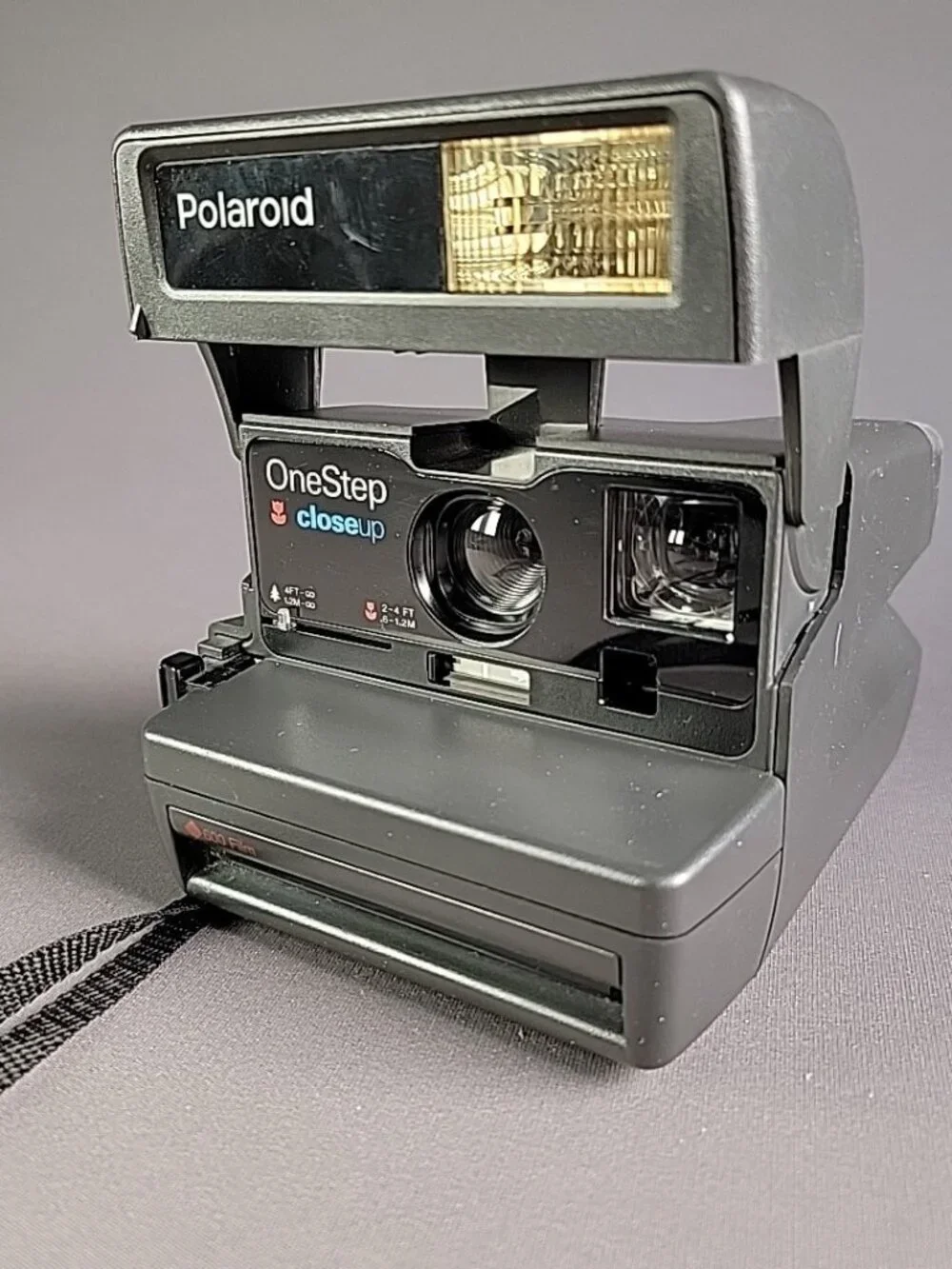Vintage Polaroid One Step Close Up 600 Instant Film Camera With Strap NOT TESTED